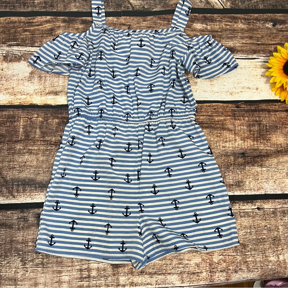 Girls cold shoulder romper by Jenna & Jessie is NWT. Size 8